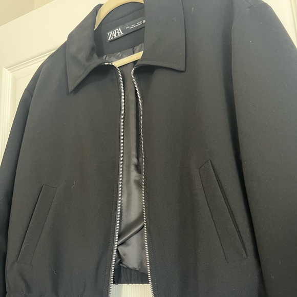 Zara zip up black bomber jacket - Picture 2 of 4